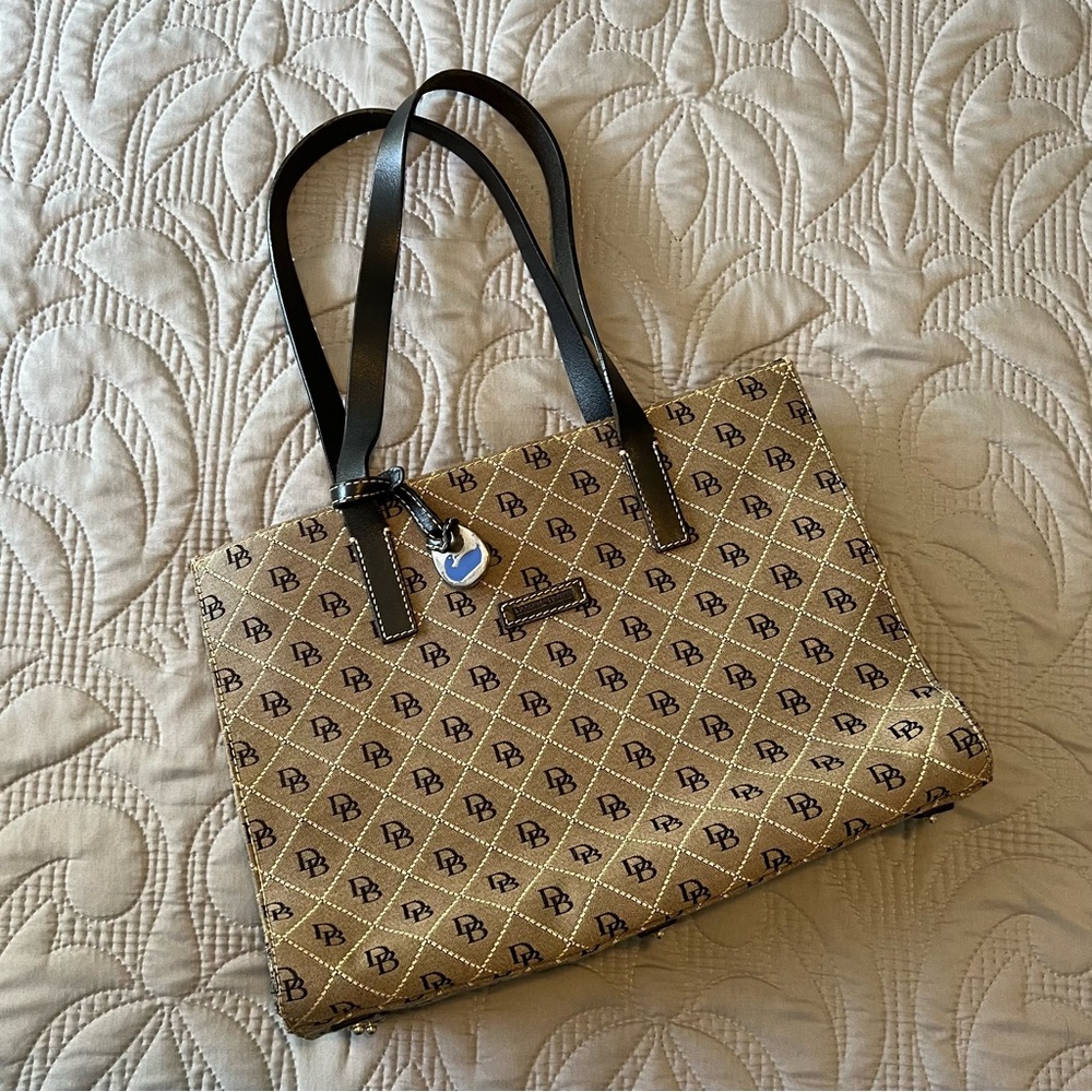 Dooney & Bourke Tote